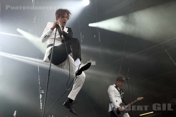 THE HIVES - 2017-07-22 - PARIS - Hippodrome de Longchamp - Main Stage 2 - Per Almqvist - Niklas Almqvist